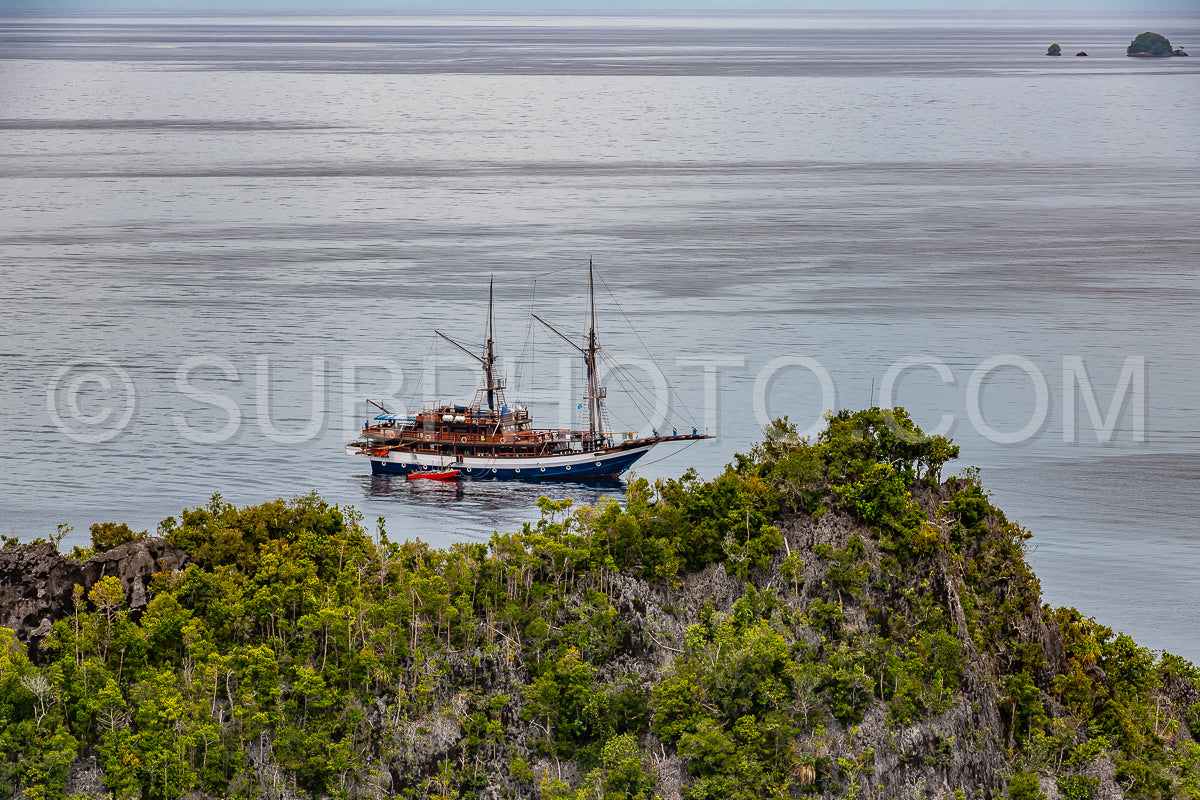 Photo de Bateau de plongée - Waigeo- Kri- Mushroom Island - Raja Ampat- Papouasie occidentale- Indonésie
