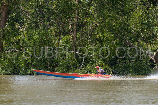 Photo de Croisière en bateau en bois sur la rivière Berau - Bornéo - Kalimantnan - Indonésie