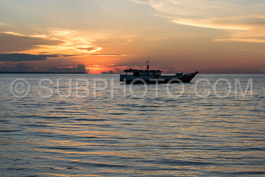 Photo de Coucher de soleil sur l'île de Nunukan- Maratua- Kalimantan- Borneo- Indonésie