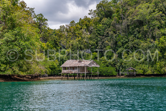 Photo de Waigeo- Kri- Mushroom Island- groupe de petites îles dans un lagon bleu peu profond- Raja Ampat- Papouasie occidentale- Indonésie