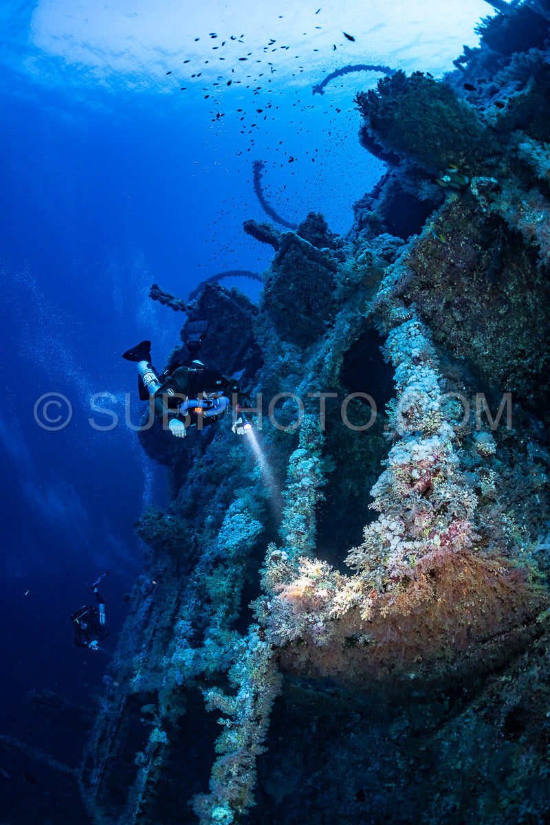 Photo de Plongeur Tek avec un recycleur visitant l'épave Numibia sur l'île de Big Brother Mer Rouge Egypte
